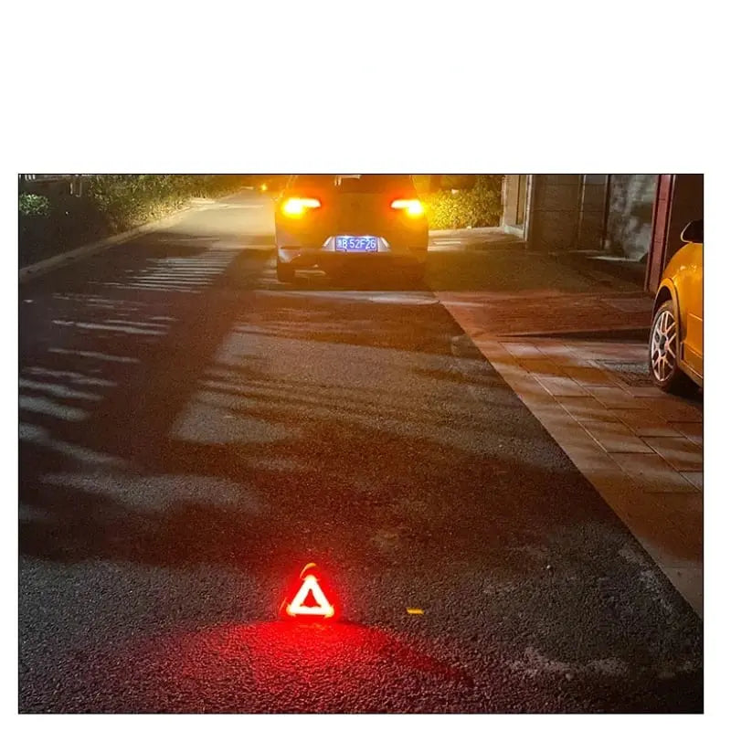 3-in-1 Triangular Solar Signal Light for Vehicles